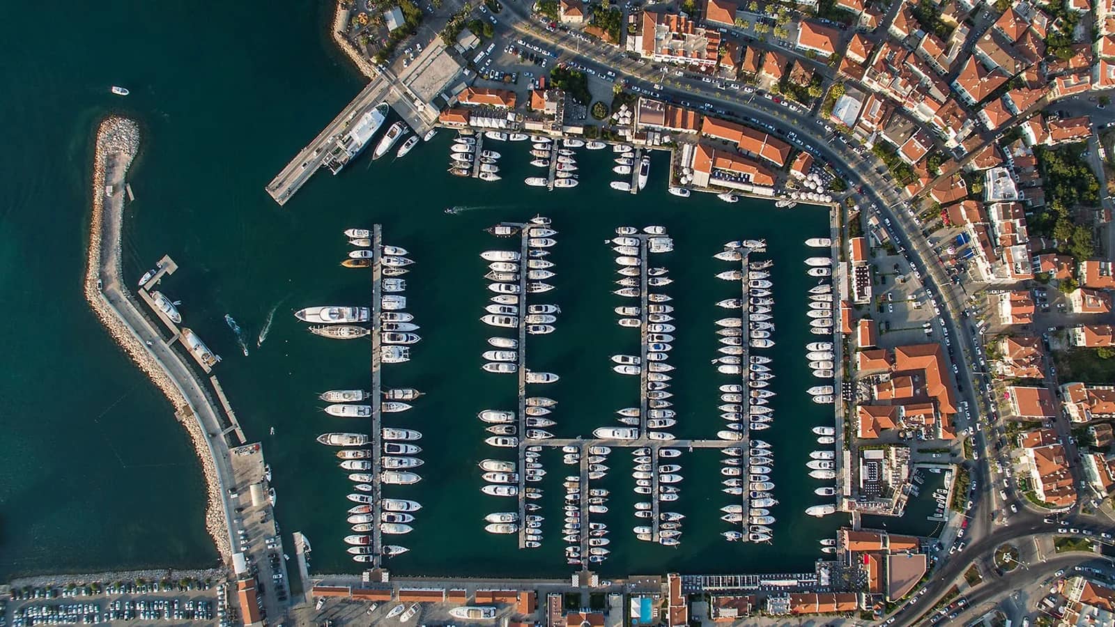 IC Çeşme Marina Ticari Marina