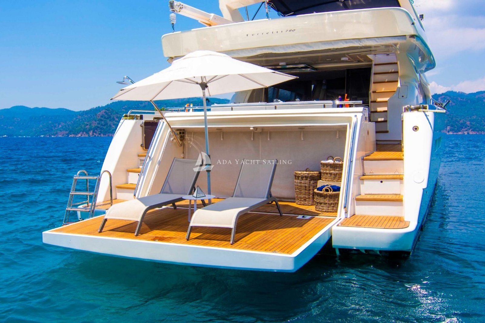 Ferretti 780 4