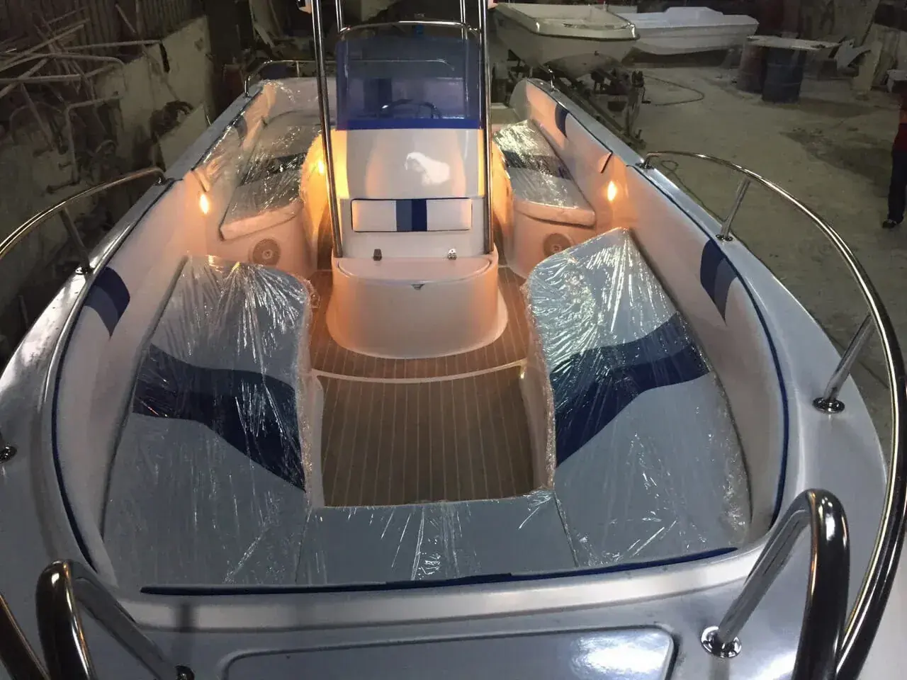 Euro Boat 700C Center Console