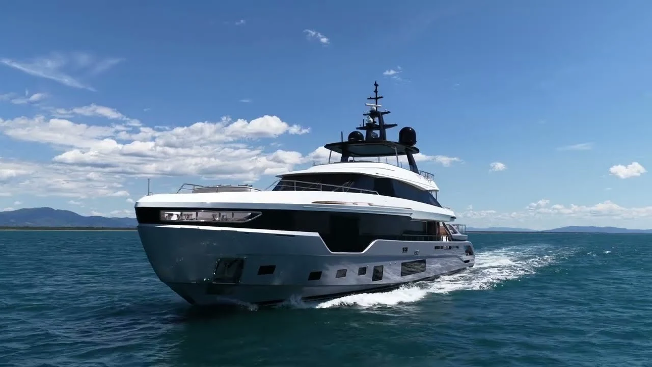 Azimut Grande Trideck