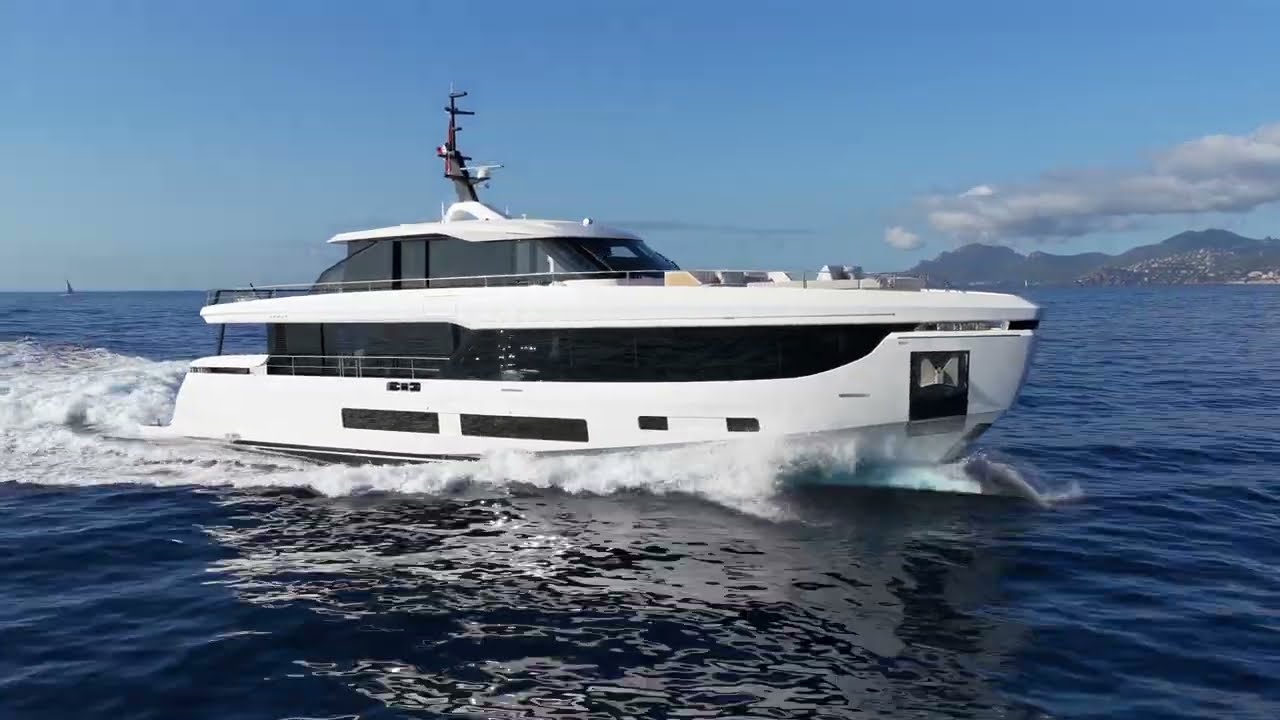 AZIMUT GRANDE 30 METRI