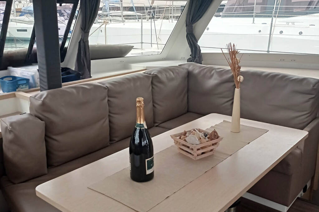 FOUNTAINE PAJOT LUCIA 40 · Navigare Yachting & Cookies dış görseller 21