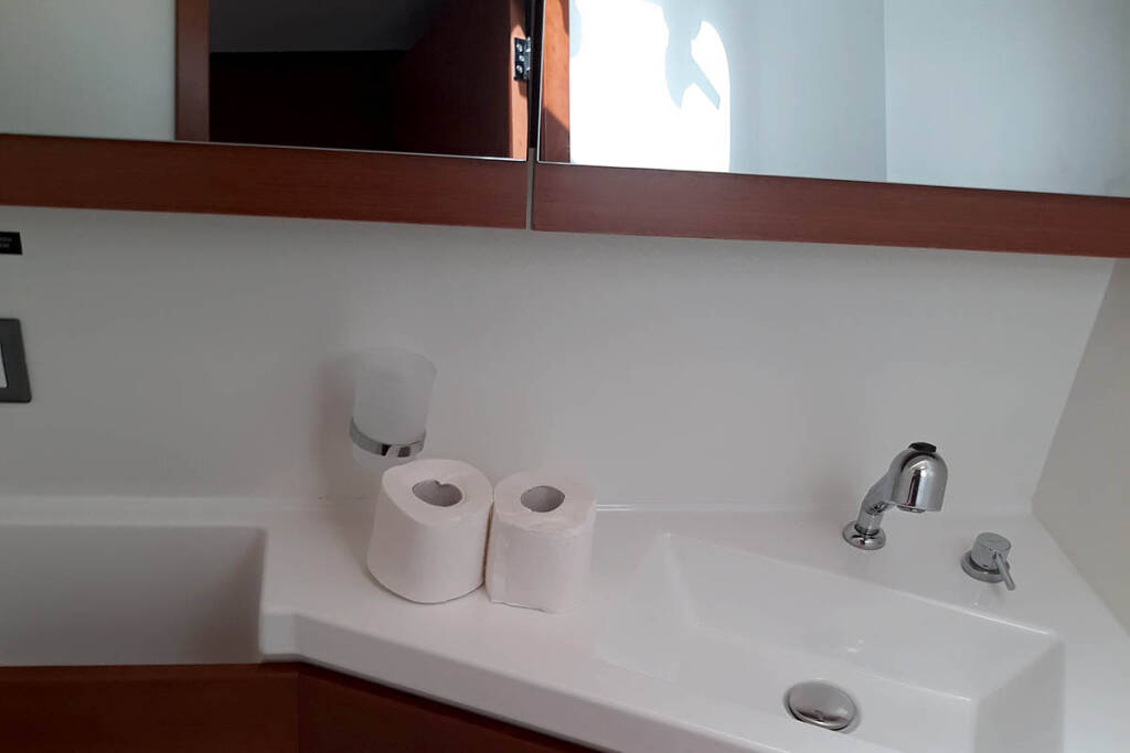 OCEANIS 46.1 · Navigare Yachting & Cookies dış görseller 19