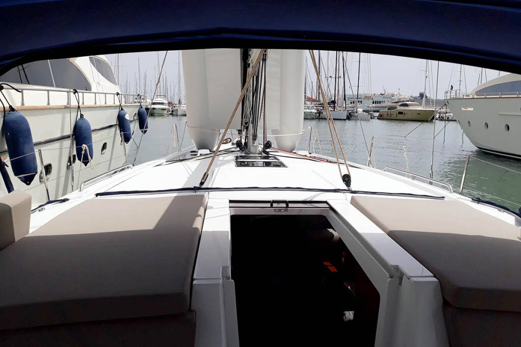 OCEANIS 46.1 · Navigare Yachting & Cookies dış görseller 9