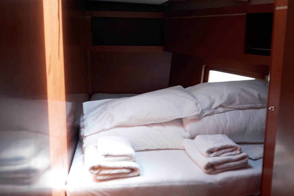 OCEANIS 46.1 · Navigare Yachting & Cookies dış görseller 16