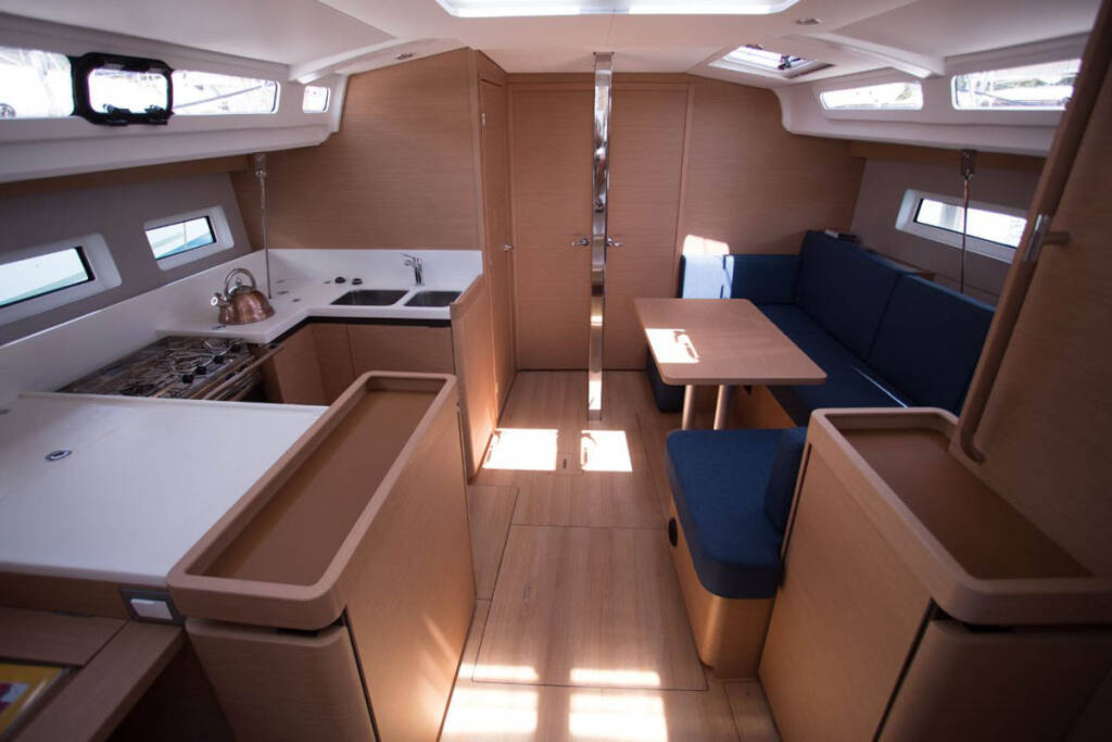 SUN ODYSSEY 440 · Navigare Yachting & Cookies dış görseller 9