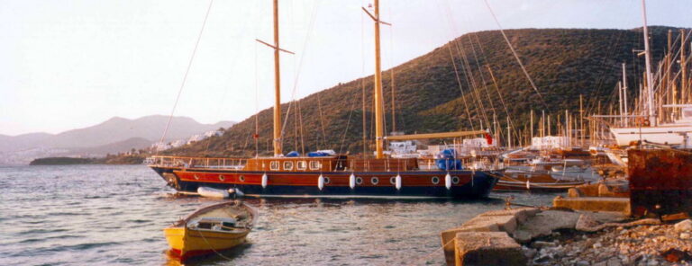 Agantur Shipyard · Özkalay Yachts DENO Agantur Shipyard · Özkalay Yachts CLUB CATAMARAN