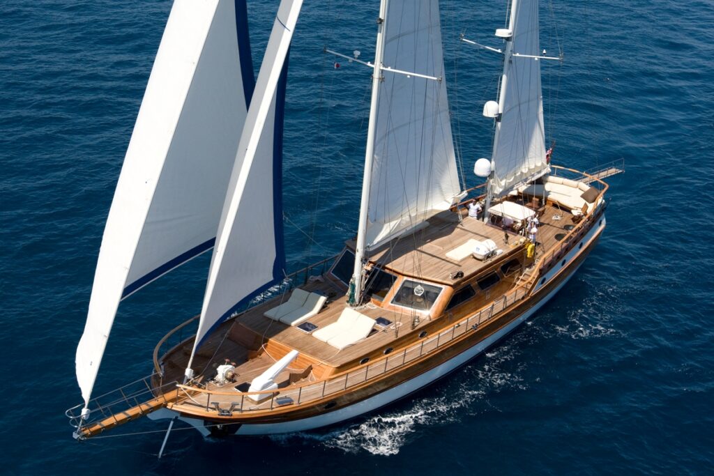 Agantur Shipyard · Özkalay Yachts DENO Agantur Shipyard · Özkalay Yachts MOTIF