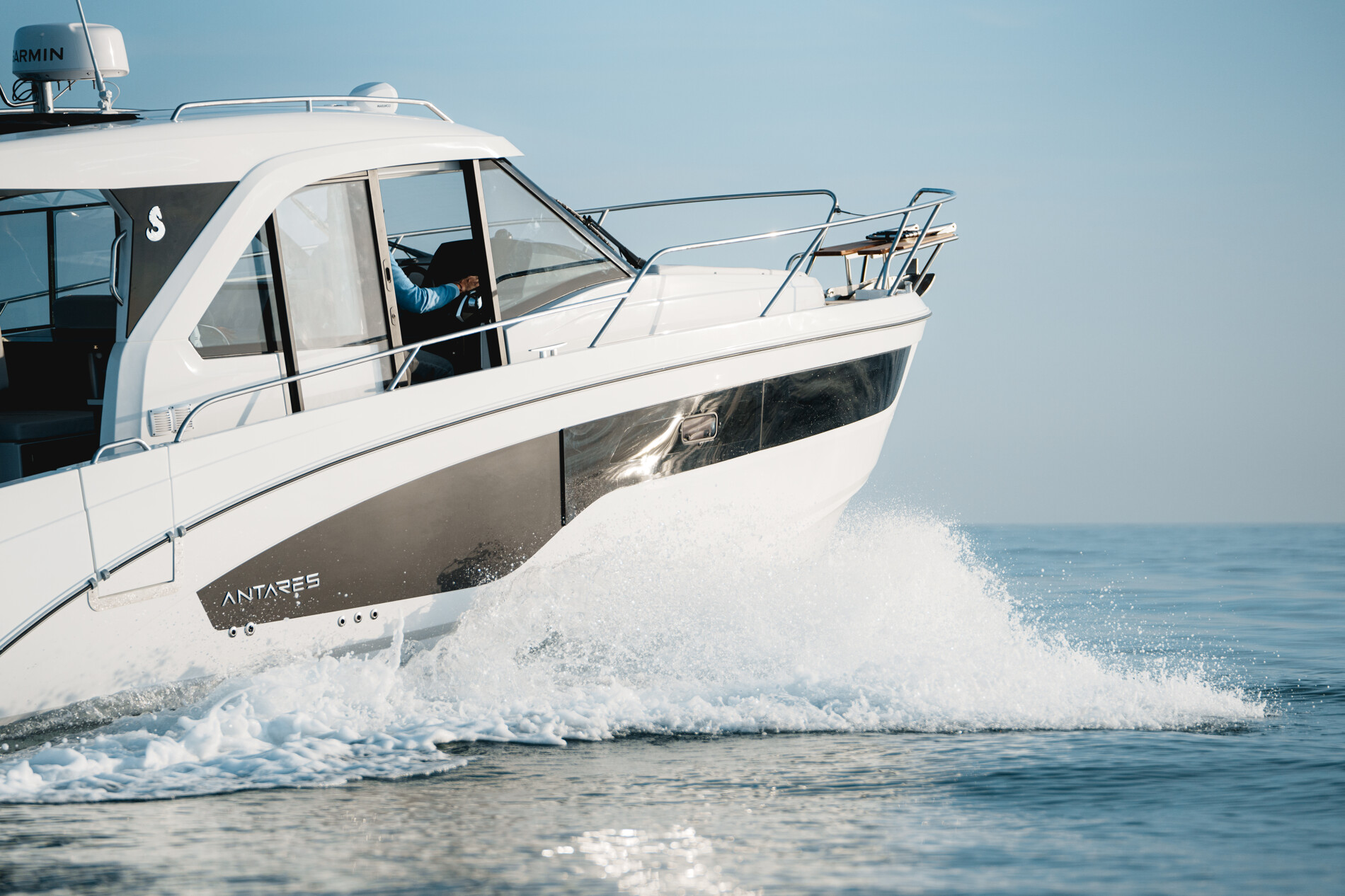 Beneteau Antares 9