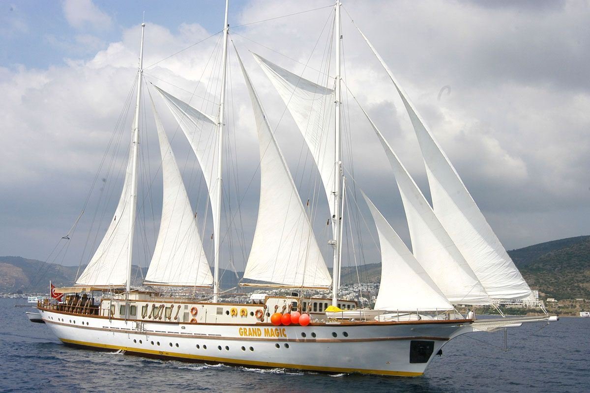 Aegean Yacht Montigne 57 m 4