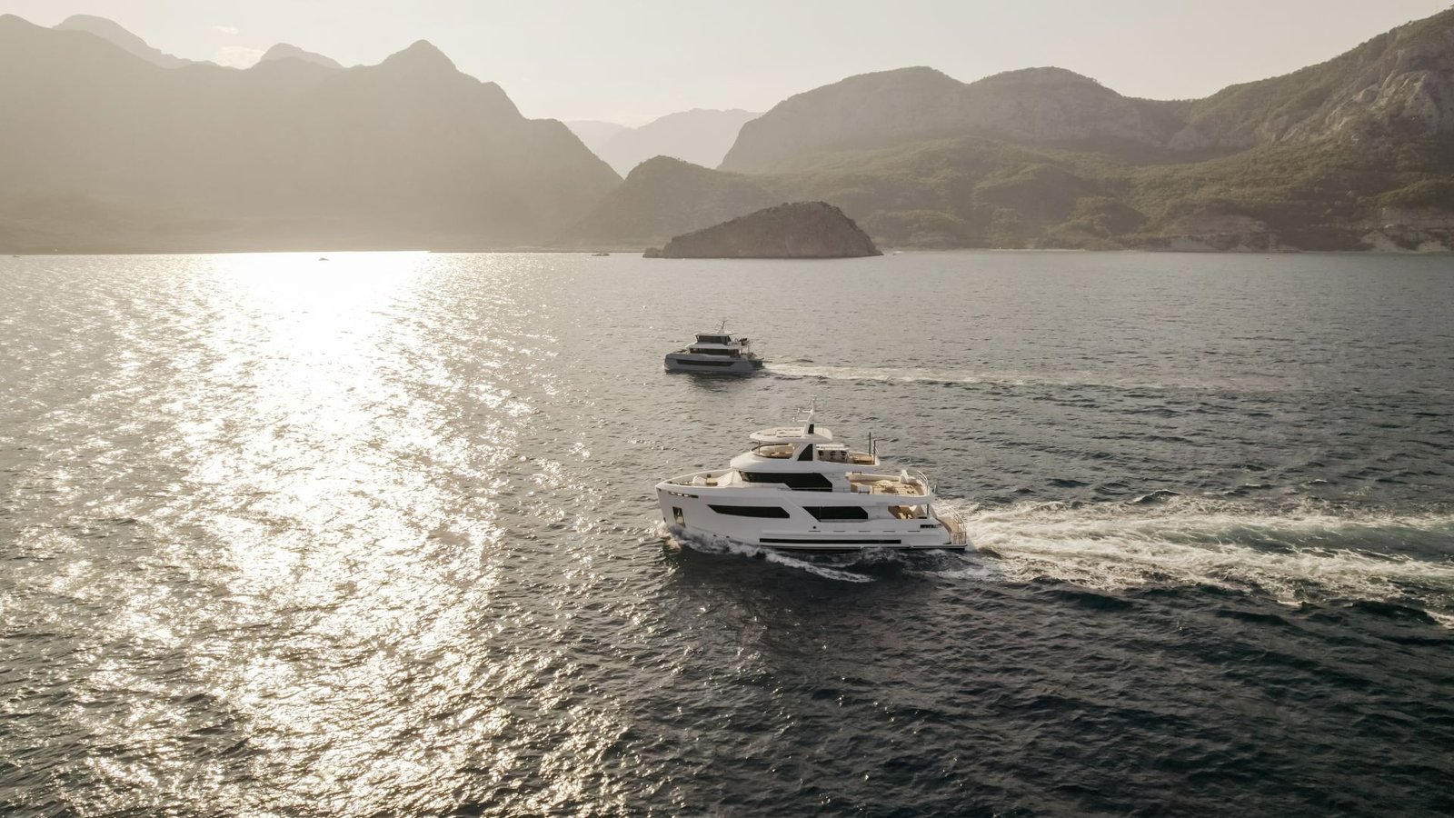 Bering Yachts Bering 77 3
