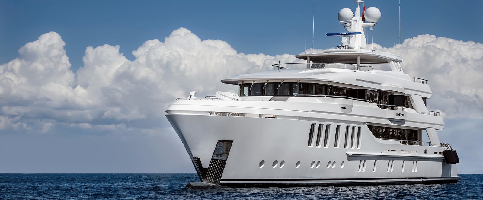 CMB Yachts Liquid Sky 4
