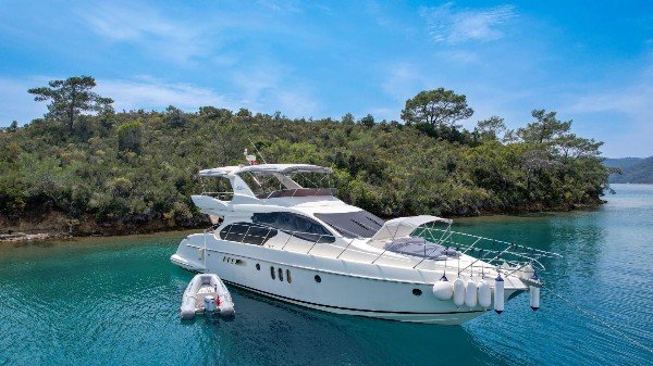 2004/2022 AZIMUT FLY 55 17.5 M