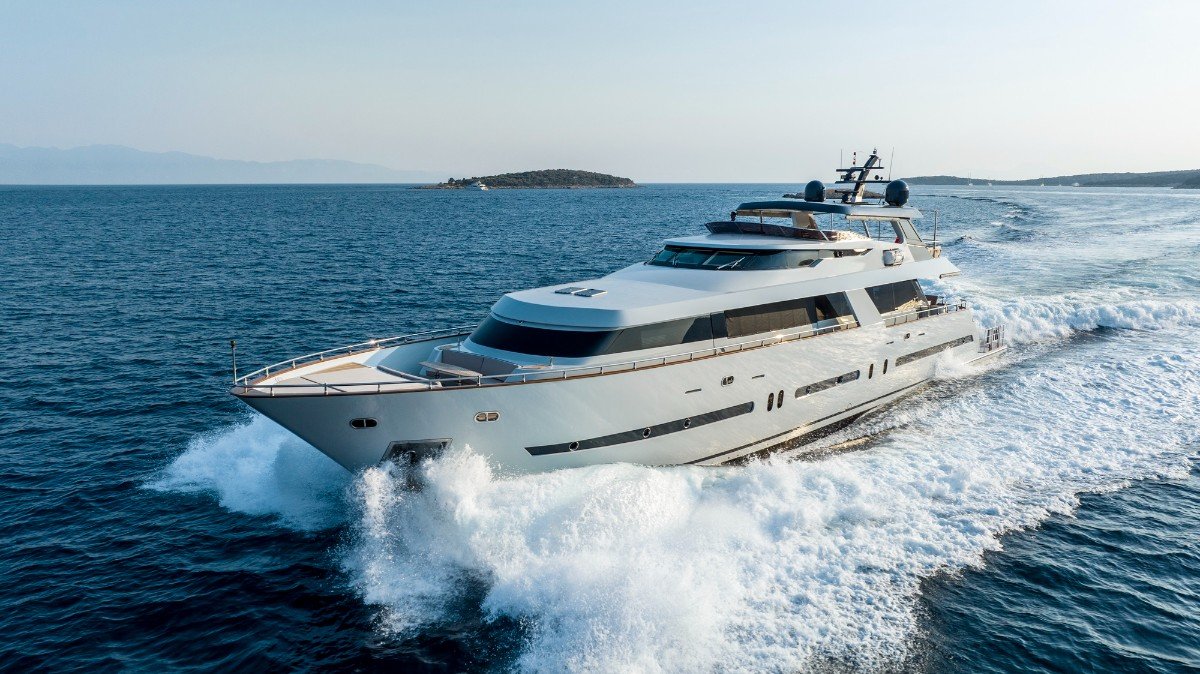 2009/2022 MOTOR YACHT 35M 2