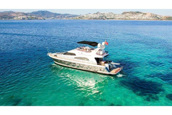 2015 CUSTOM MOTORYACHT 19M 4