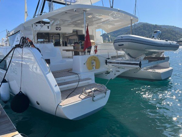 2023 LAGOON 4.6 CATAMARAN 14M 4