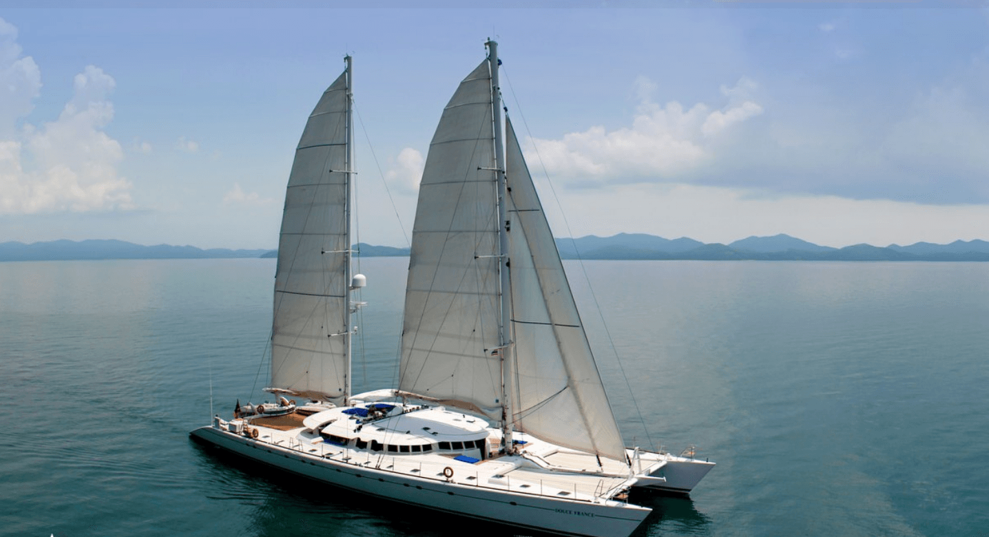 Ki̇ralik Katamaran Douce France 42.2 Metre 6 Kabi̇n 12 Mi̇safi̇r 95.000 €