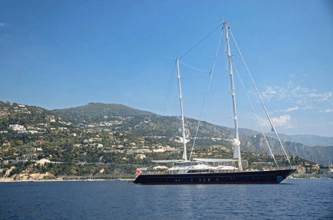 KİRALIK SÜPER YAT LA LUNA MİSAFİRLER 10 KABİNLER 5 53,2 UZUNLUK 175.000 €